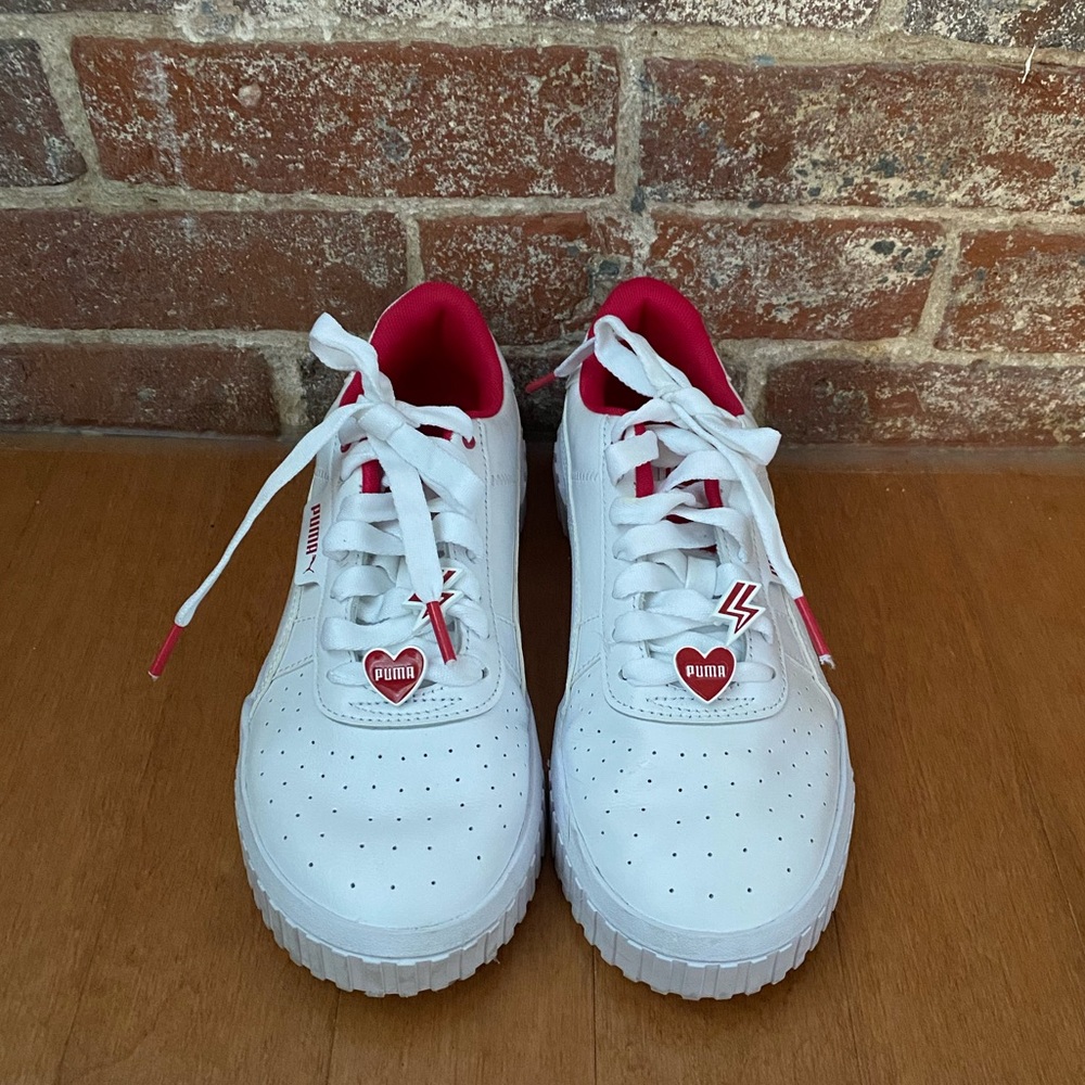 LIKE NEW LIMITED EDITION PUMAS